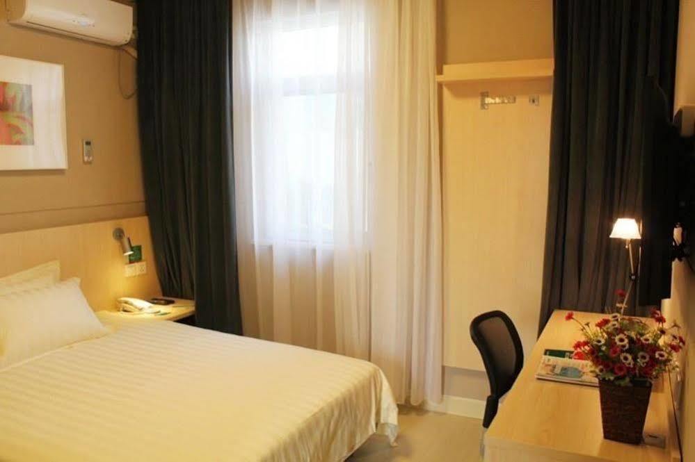 Jinjiang Inn Liuzhou Bubugao Square North Station Екстериор снимка