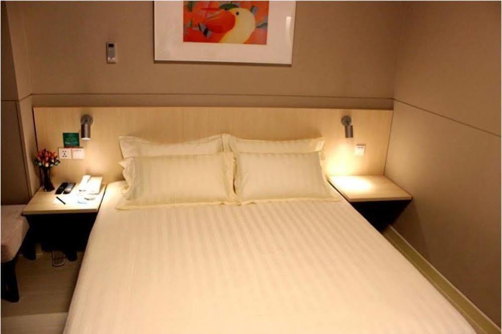 Jinjiang Inn Liuzhou Bubugao Square North Station Екстериор снимка